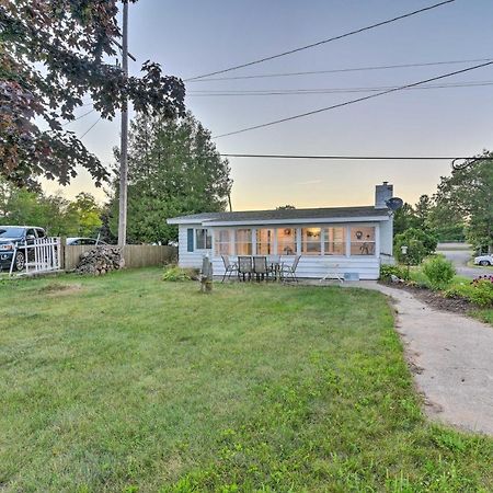 East Tawas Cabin With Lake Huron Access And Views エクステリア 写真