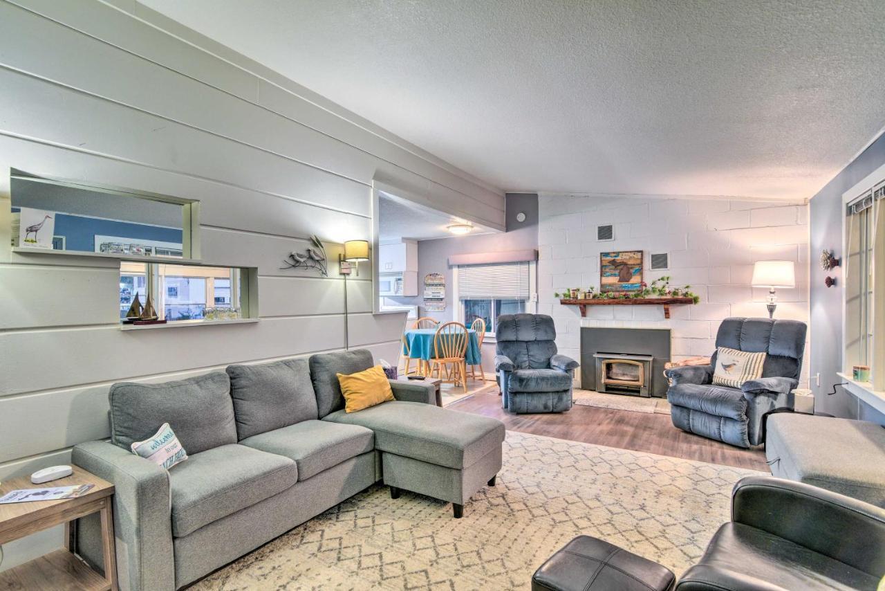 East Tawas Cabin With Lake Huron Access And Views エクステリア 写真
