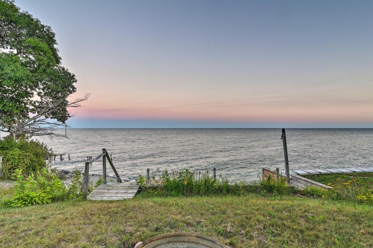 East Tawas Cabin With Lake Huron Access And Views エクステリア 写真