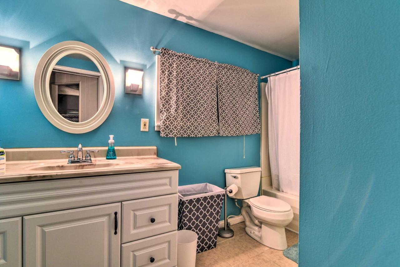 East Tawas Cabin With Lake Huron Access And Views エクステリア 写真