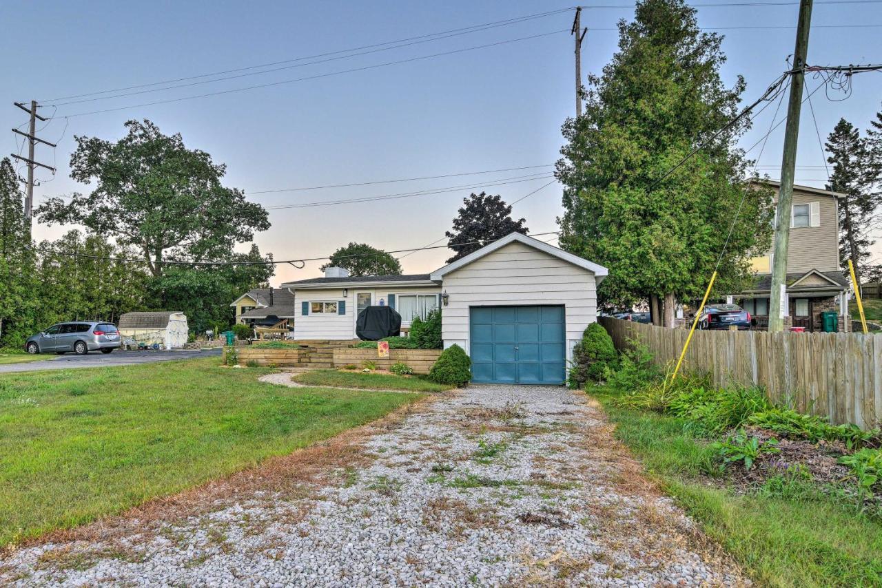 East Tawas Cabin With Lake Huron Access And Views エクステリア 写真